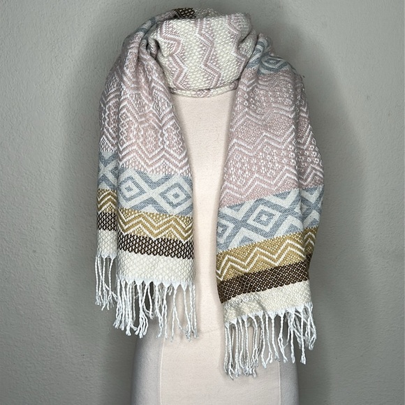 Boho  Aztec Santa Fe Print Fringe Scarf Shawl Throw Fringe Pastel Pink Ivory - Picture 6 of 9